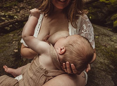 Elke_Breastfeeding-4.jpg